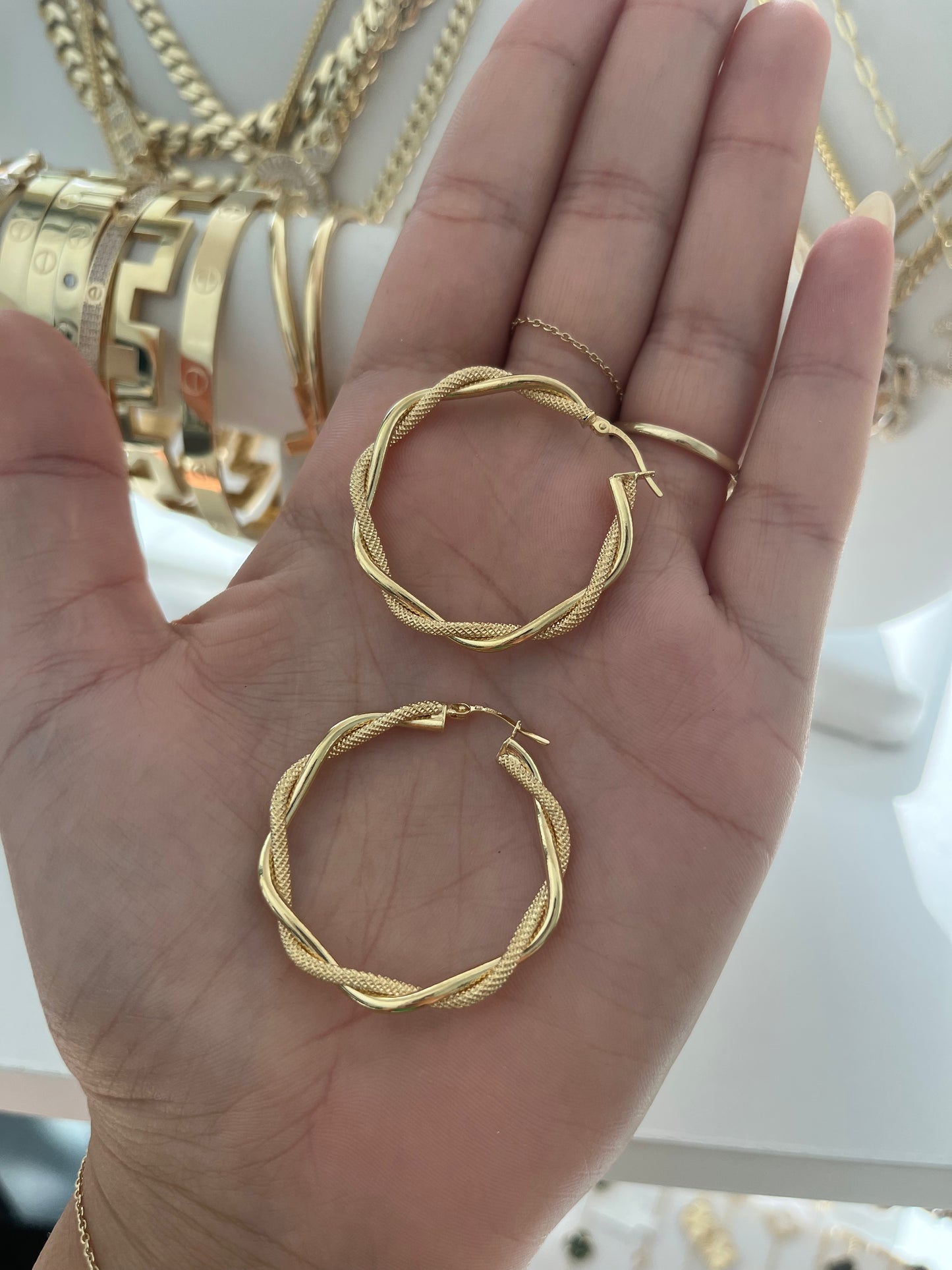 Argollas Torcidas