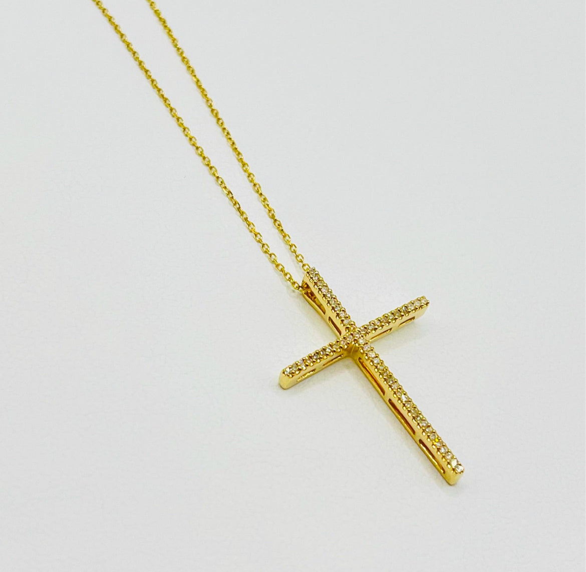 0.13 ct Small Diamond Cruz Necklace
