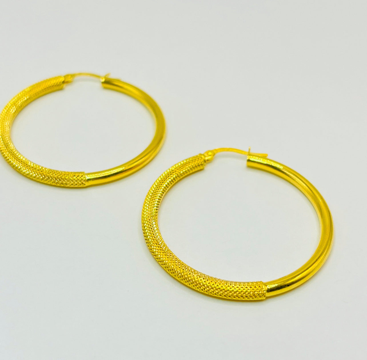 Half Side Plain medium Large Argollas