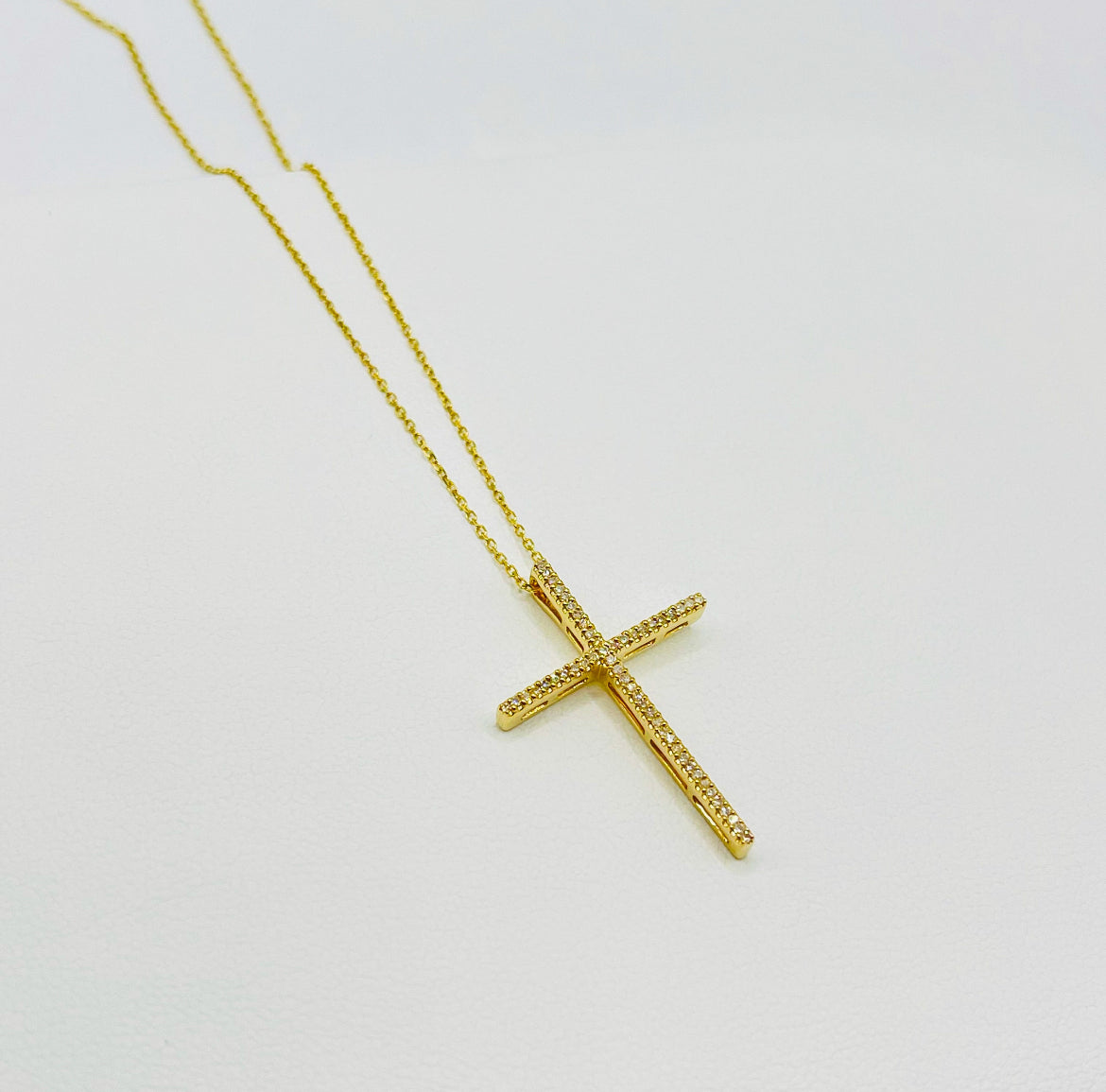 0.13 ct Small Diamond Cruz Necklace