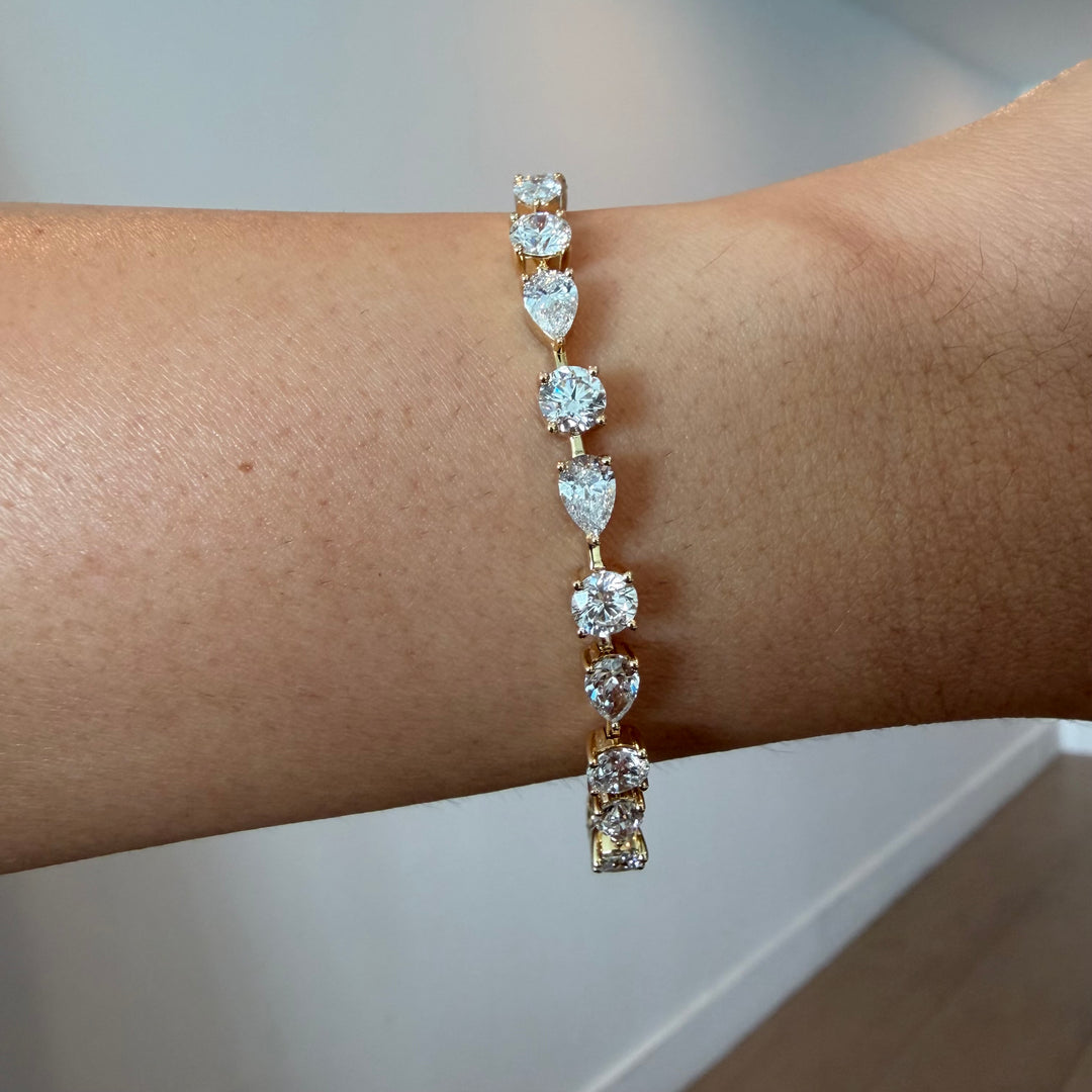 14K Yellow Gold Round and Pear Shape Lab Diamond 10cts Bracelet