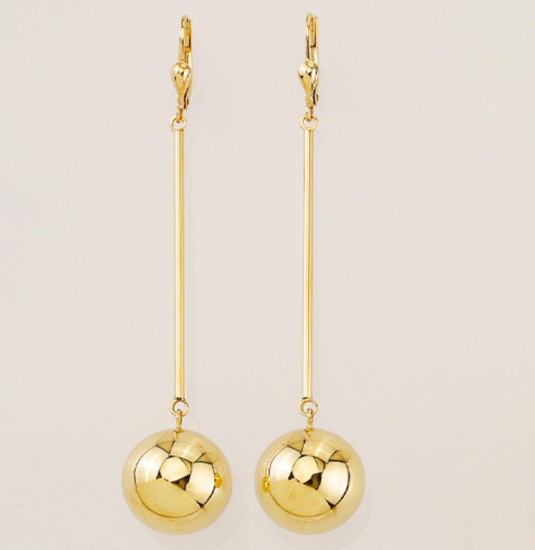 Aretes Largos con Bola Earrings