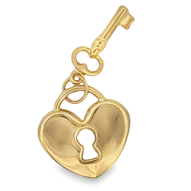 Corazon Candado Pendant