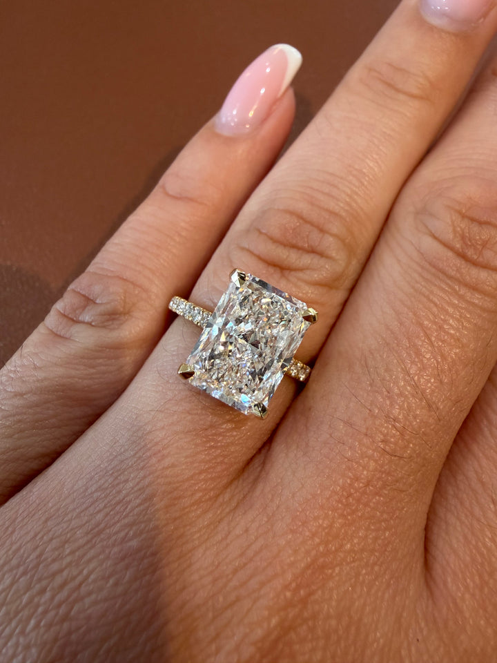 18K Yellow Gold Radiant Cut Lab Diamond Ring