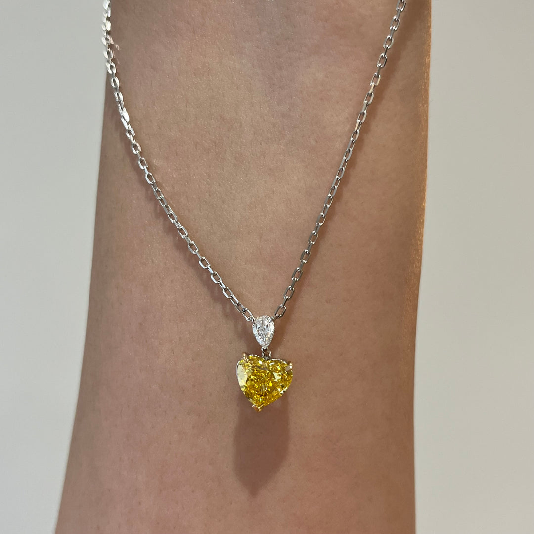 18K White Gold Heart Shape Yellow Lab Diamond Necklace