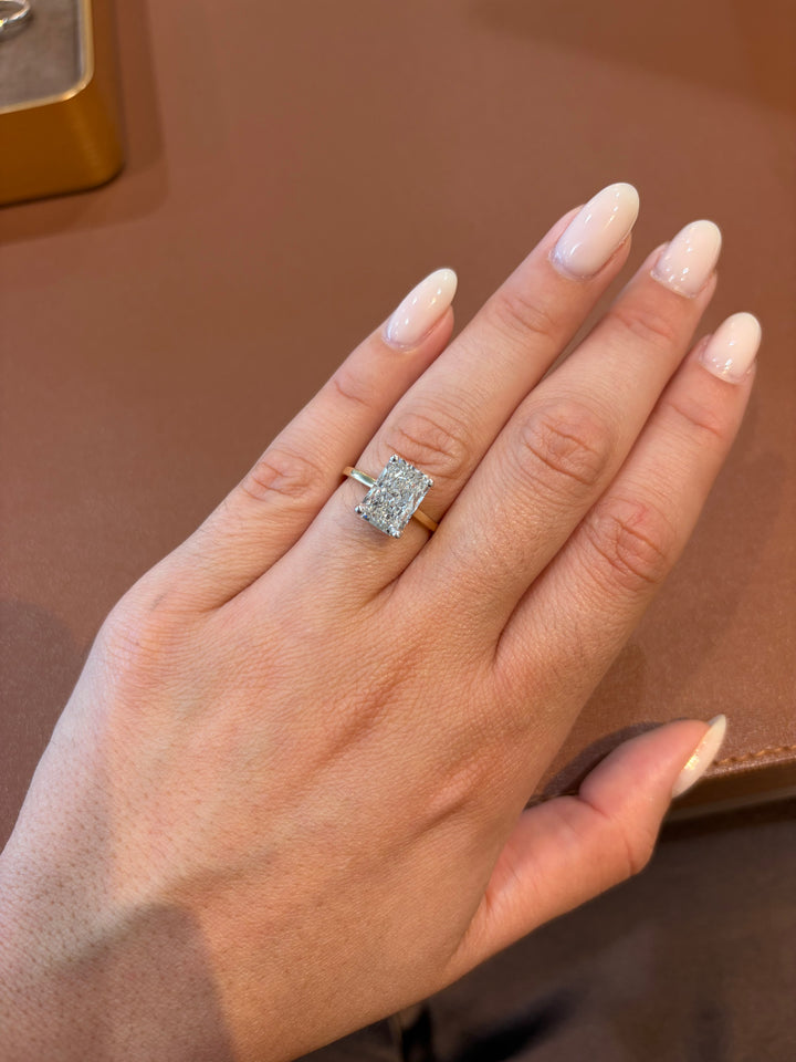 18K Yellow Gold Radiant Cut Lab Diamond Ring