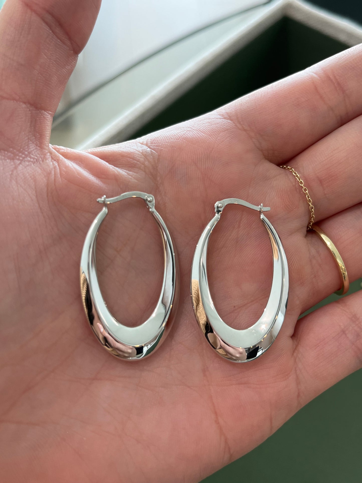 14K White Gold Ovaladas Bold Hoops Argollas Earrings