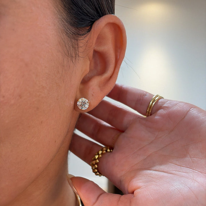 18K Yellow Gold 3 Prongs Martini Setting lab Diamond Studs