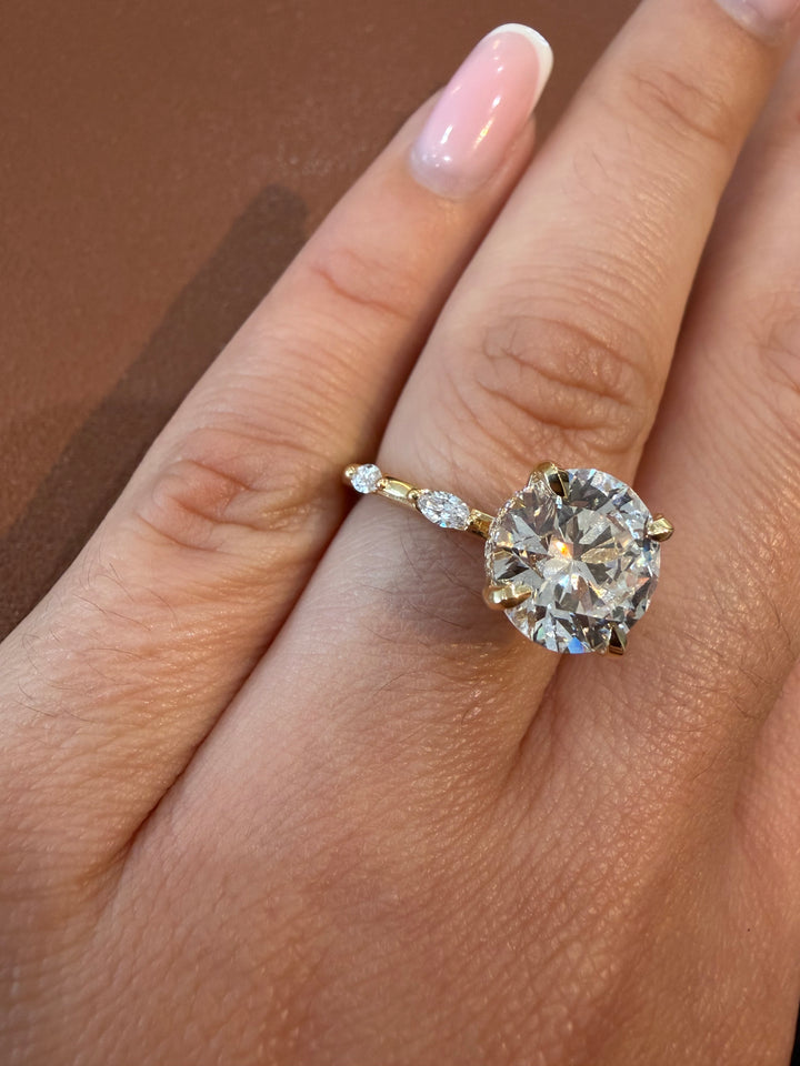 18K Yellow Gold Round Cut Lab Diamond Ring
