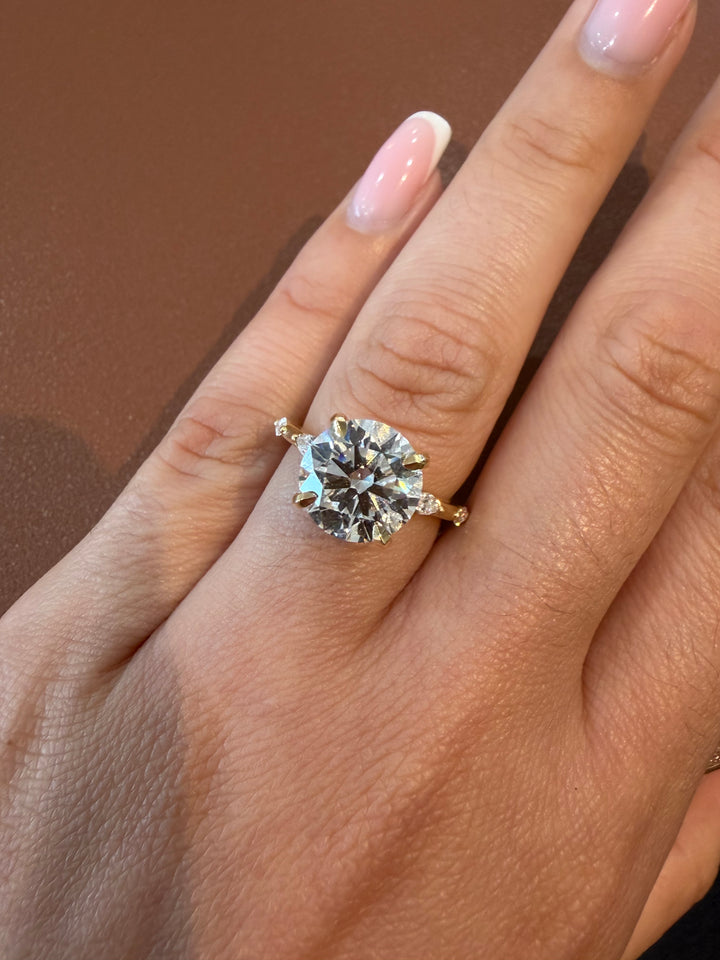18K Yellow Gold Round Cut Lab Diamond Ring