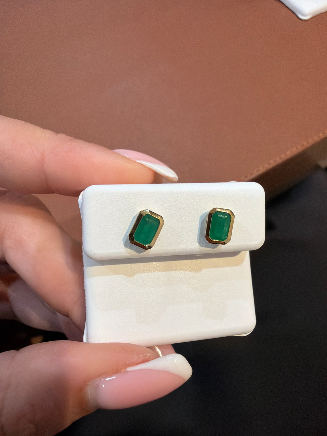 14K Yellow Gold and Emeralds Earrings Pushbacks