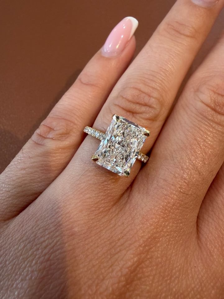 18K Yellow Gold Radiant Cut Lab Diamond Ring