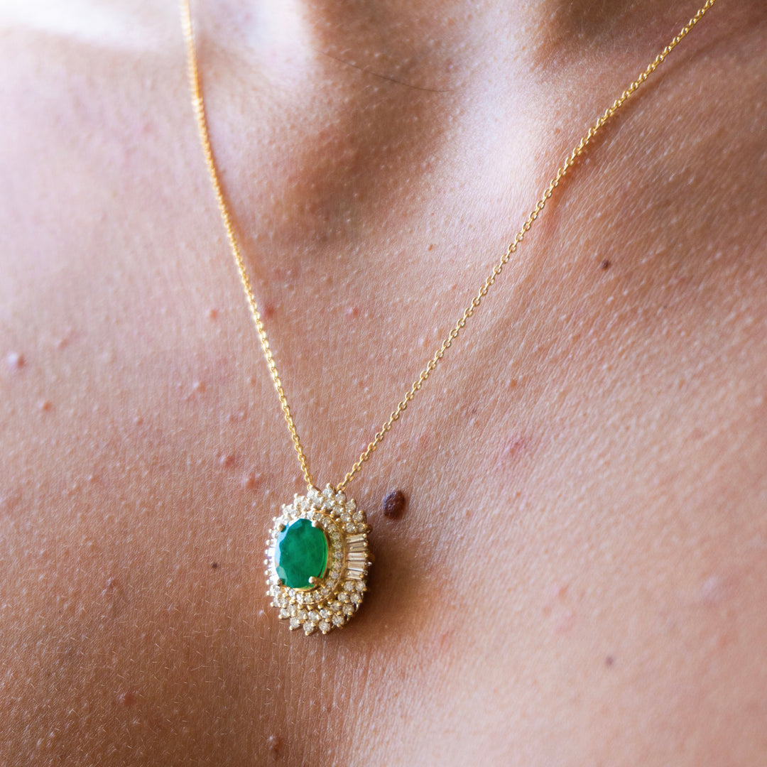 14K yellow gold 0.55 ct Emerald 1.25 ct  Diana Inspired Necklace