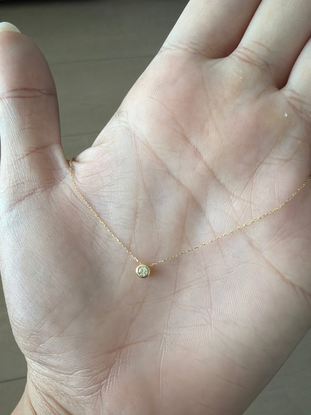 18K Yellow Gold and 0.10ct (Punto de Luz )  Natural Diamond Bezel Necklace