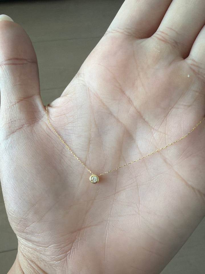 18K Yellow Gold and 0.10ct (Punto de Luz )  Natural Diamond Bezel Necklace