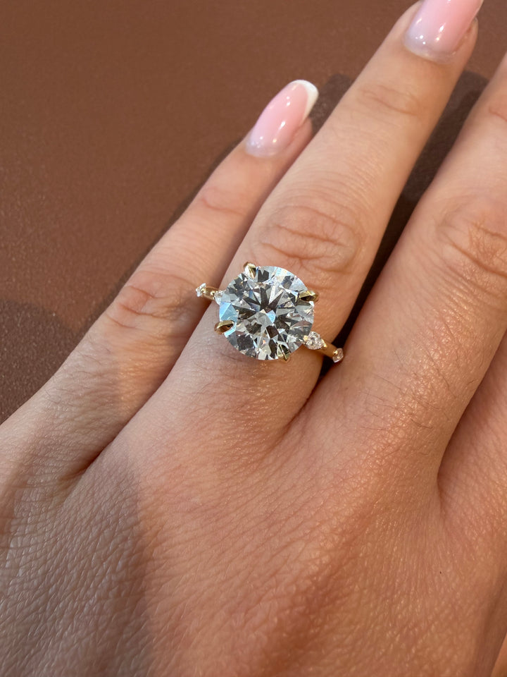 18K Yellow Gold Round Cut Lab Diamond Ring