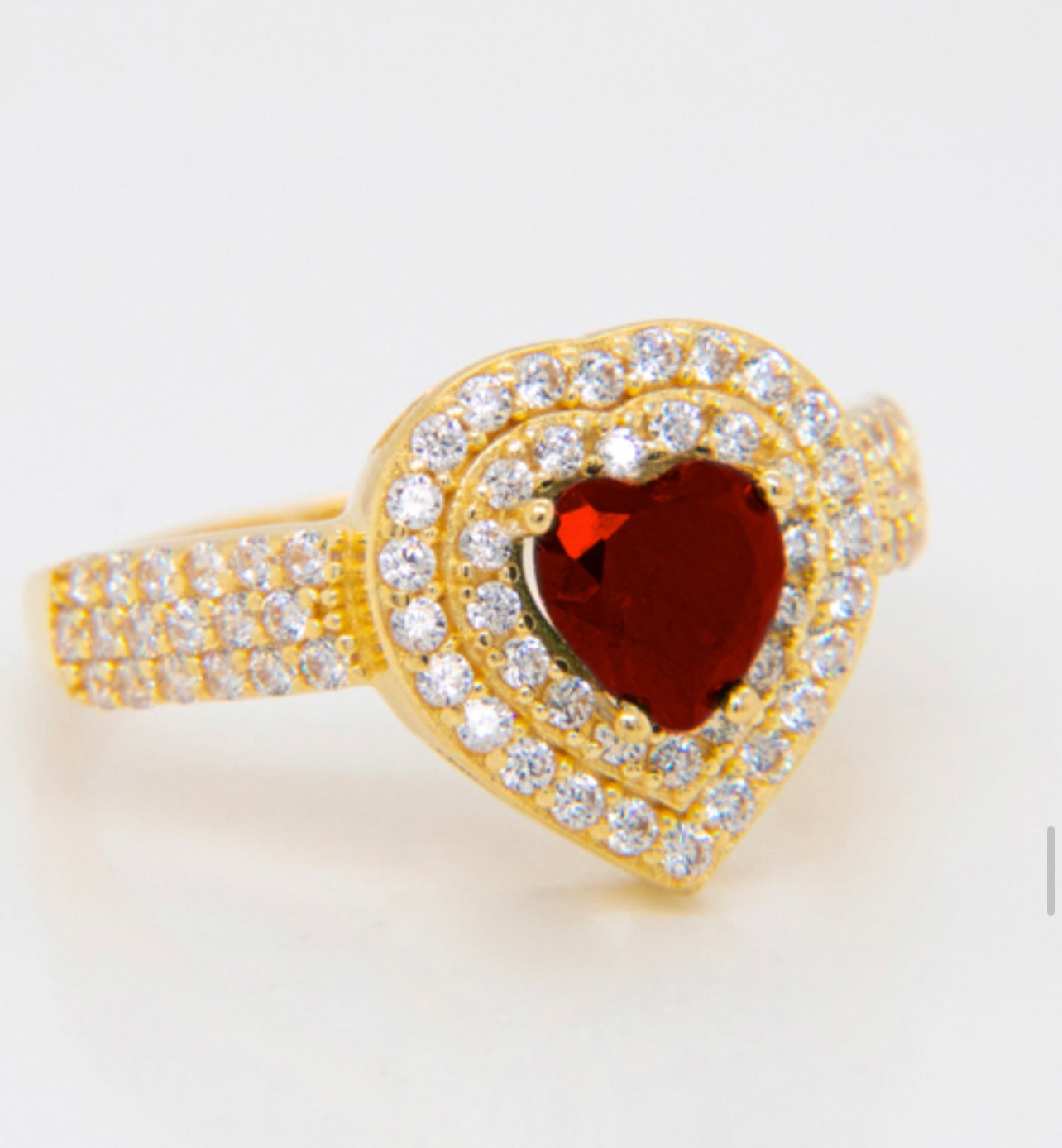 Red Stone Corazon Ring